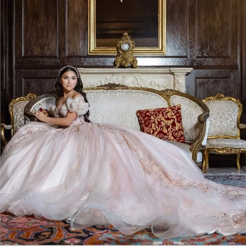 فستان Quinceanera وردي فاتح لامع عاري الكتفين لامع ثلاثي الأبعاد على شكل زهرة ملصق طويل الذيل Vestidos De 15 Quinceanera تخصيص #6