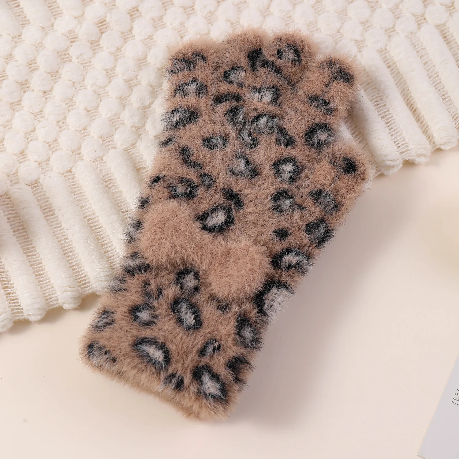 Herfst en winter warme handschoenen Dames Leuke mode Strik Luipaardpatroon Vingerhandschoenen Koudbestendige warme gebreide handschoenen