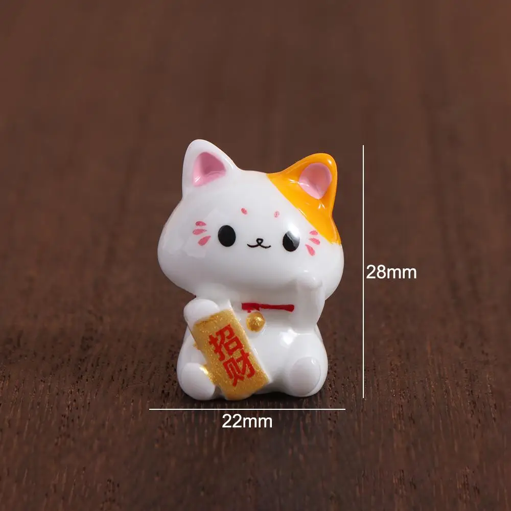 Mini Lucky Cat Car Ornaments Realistic Simple Fortune Cat Figurines Cute Lovely Cat Micro Landscape Ornament Garden Landscape