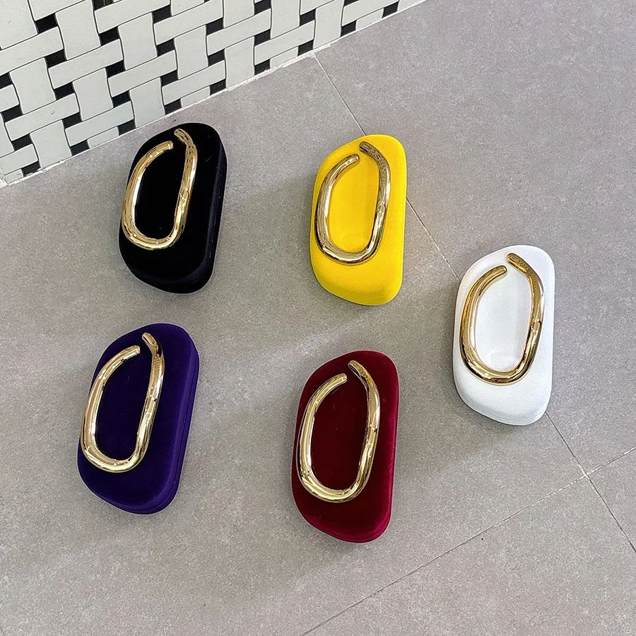 

Осенне-зимний клатч-коробка, новинка 2023 года для женщин, роскошная матовая бархатная мини-квадратная сумка, шикарный трансформируемый браслет и через плечо