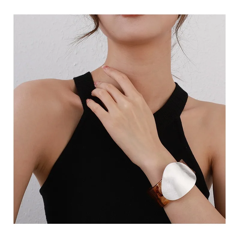 

Hot Sale Original Temperament Geometric Brushed Bracelet Metal Premium Simple Women's Atmosphere Bracelet