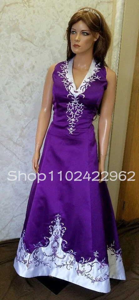 Gothic Purple Wedding Dresses with White Accents Halter V-neck Stain Embroirdery Beaded Lace-up Corset Bridal Gown