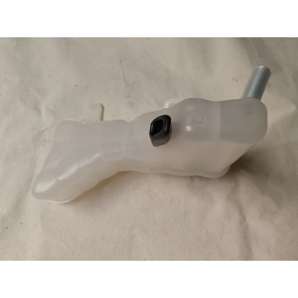Secondary Water Tank Antifreeze Pot Payment Kettle Brand New Storage for Chrysler 300c for Dodge Challenger