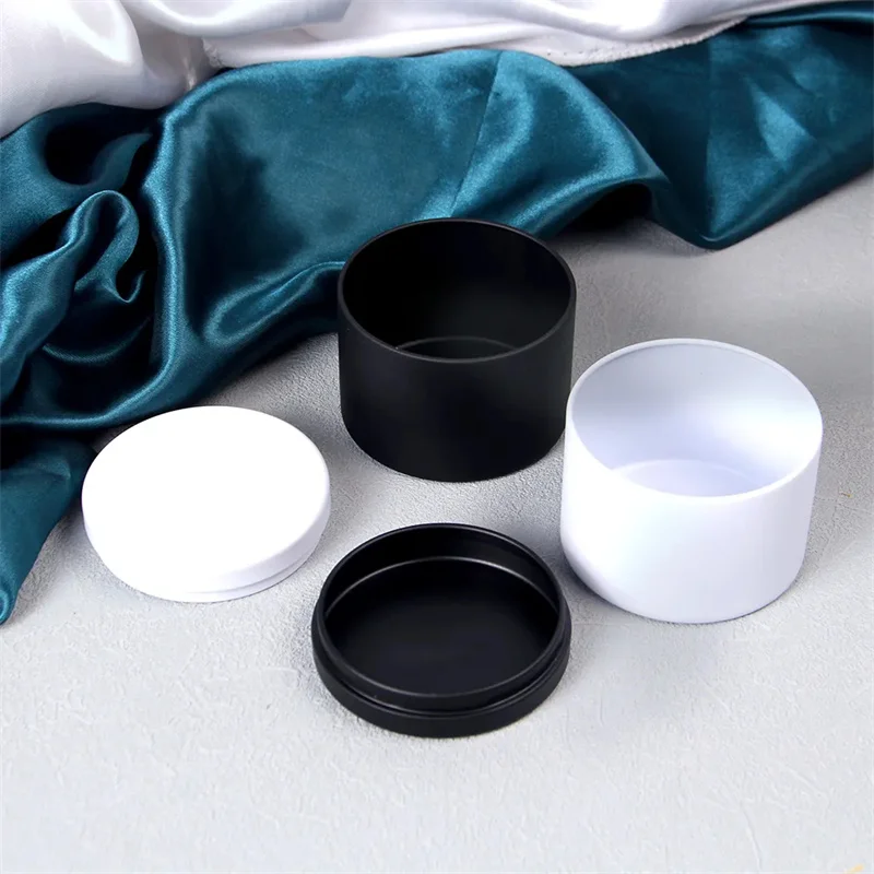 120pcs Empty Container for Christmas New Style 4oz Black/White Candle Tin Can Packaging Mini Tea Tin Can for Metal Tin Box