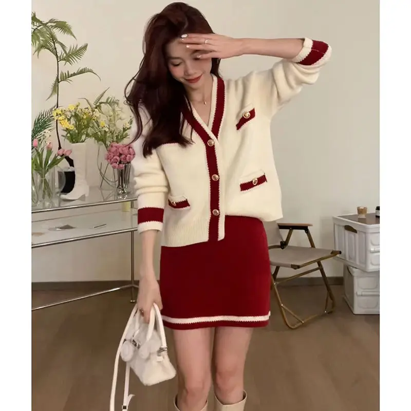 Spring and Autumn Gentle Style Dressing For Women's 2023 New French Celebrity Little Fragrance Knitted Sweater Short Skirt Set