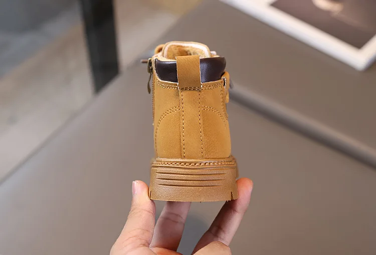 Neue Kinder-Modestiefel Winter Verstärkte Jungen- und Mädchenstiefel Rutschfeste Warme Lederstiefel mit Seitenreißverschluss Einfarbige Kinder-Freizeitschuhe – Detail 10