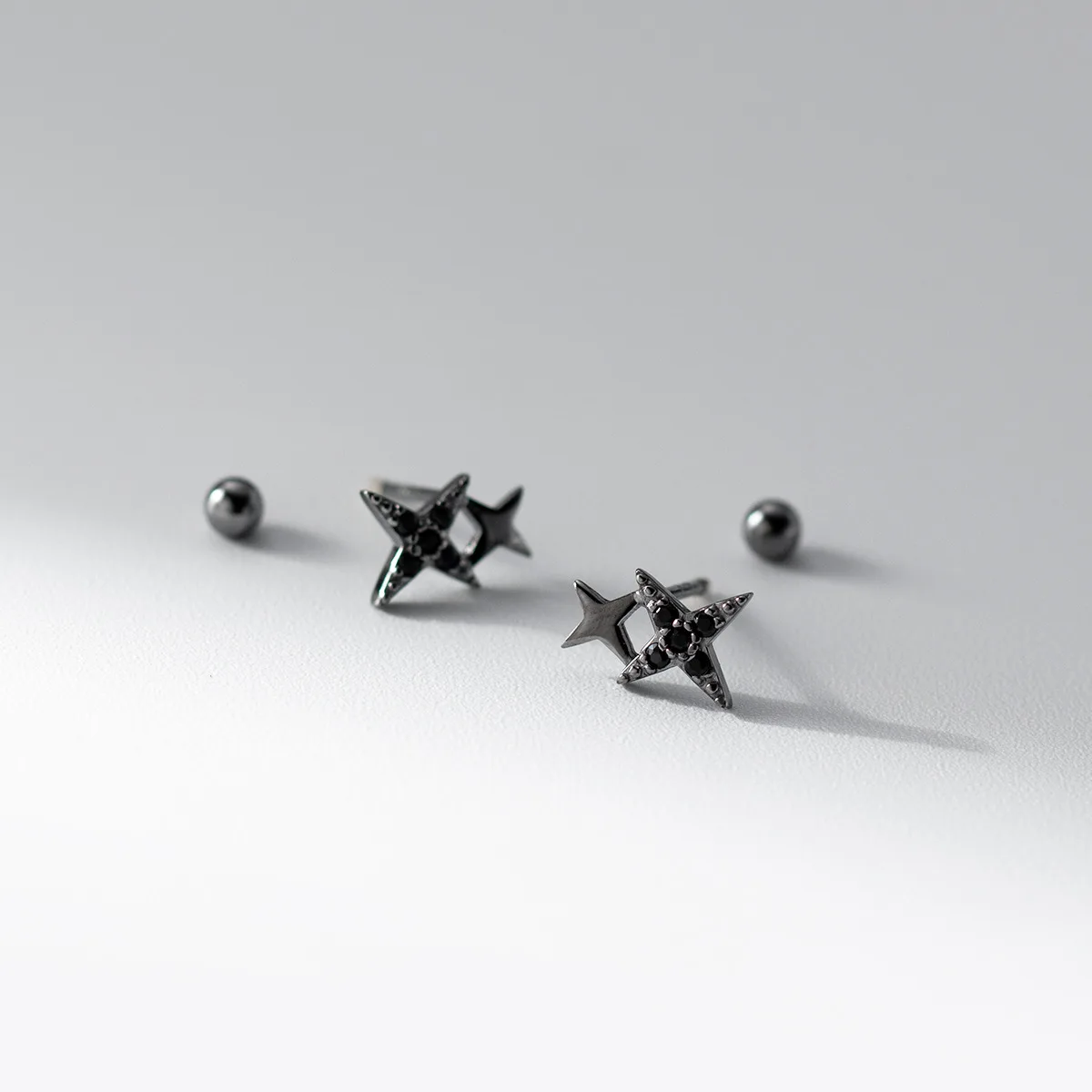 [Cciris.Com] S925 Silver Black Diamond Star Thread Earrings Nickel Free   Minimalist Wholesale Dainty Jewelry for Women