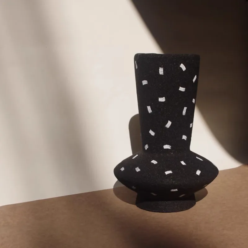 

Nordic Style High-end Style Vase Art Living Room Decorative Item Design Sense Creative Minimalist Vases Vaas Home Decoration