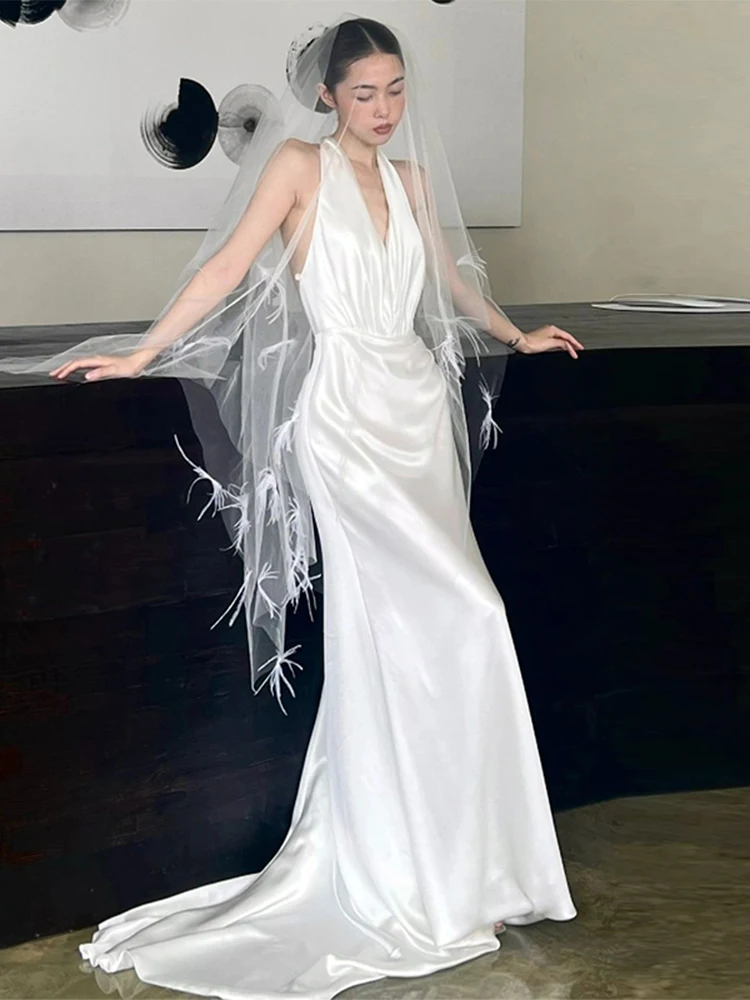 

Ele Simple Bridal Gown in Soft Silk with Hanging Ne Design Lightweight Wedding Dr for Bride to Wear When Leaving the...