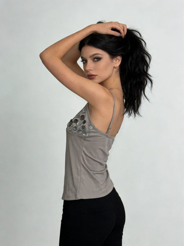 レディース ボタン飾り キャミトップ スリムフィット スパゲッティストラップ クロップタンクトップ Y2K エステティック ゴシック ストリートウェア カジュアル サマー エモ ベスト