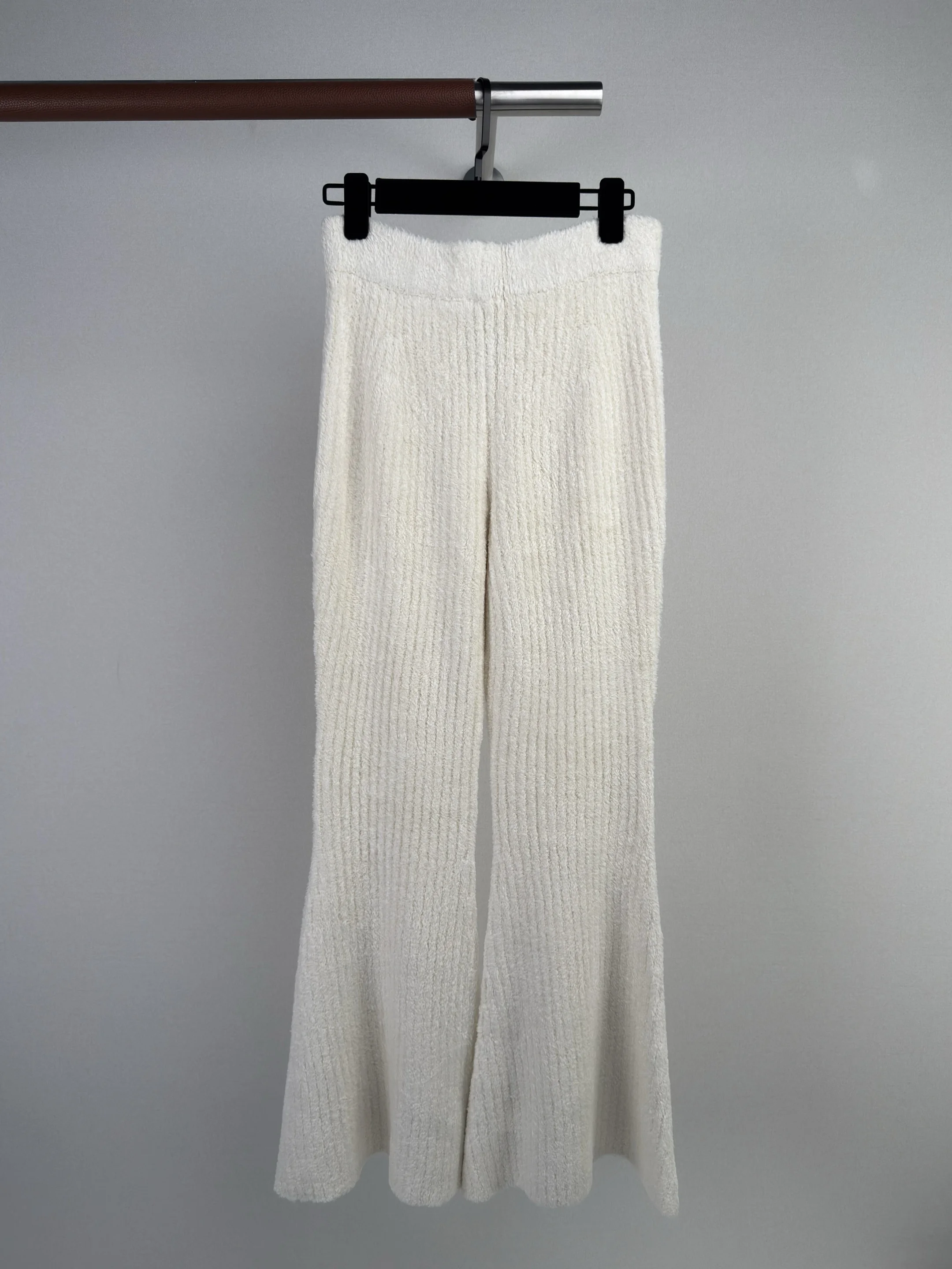 2026Autumn/Winter Women's High-Waisted Knit Flared Trousers