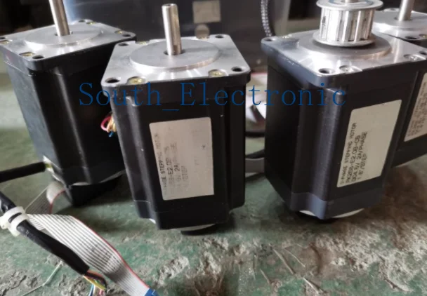 PK268-E2.0B-C5    stepper motor    ,  In good working condition, free shipping  a