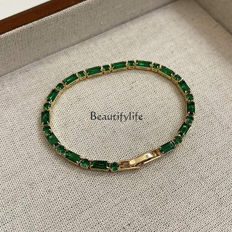 

Retro emerald zircon bracelet women's 2024 new popular light luxury niche exquisite high-end bracelet.