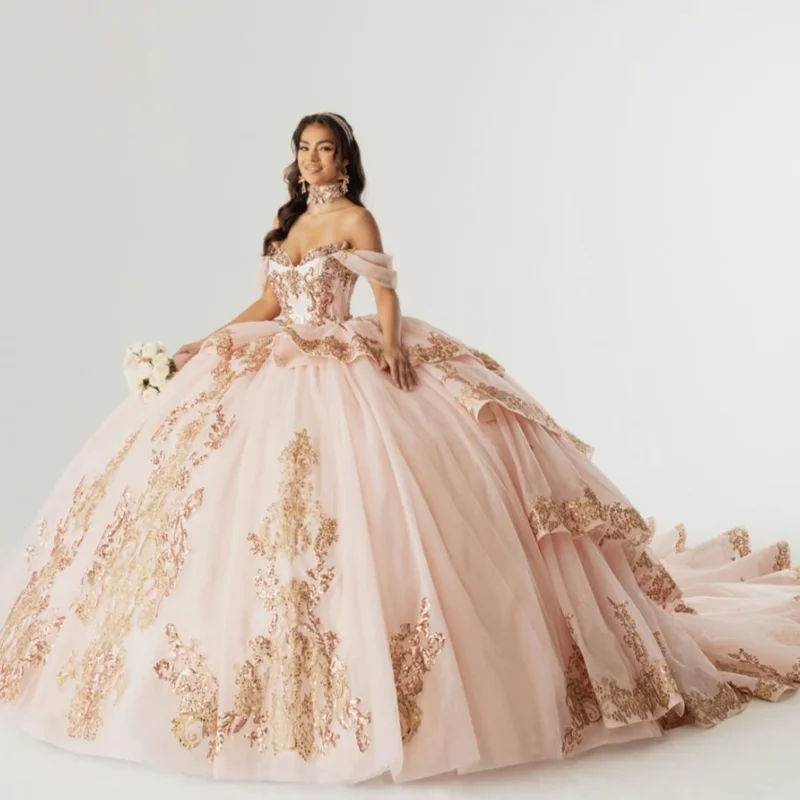 

Light Champagne Quinceanera Dress off-shoulder Sequin Decal Decal Layering Long tail Bow vestidos de 15 Quinceanera ﻿Customize
