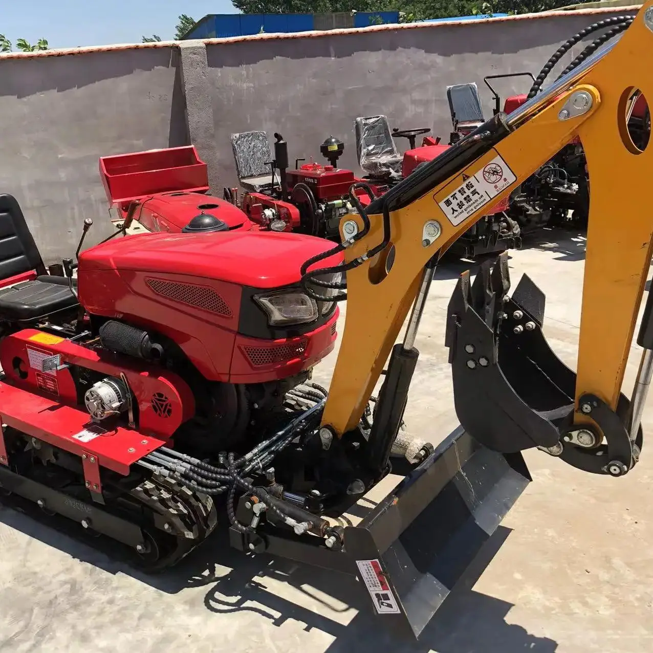 Customized Precision-Tilling Multi-Functional Mini Cultivator Tiller Crawler Tractor 22HP for Agricultural Efficiency