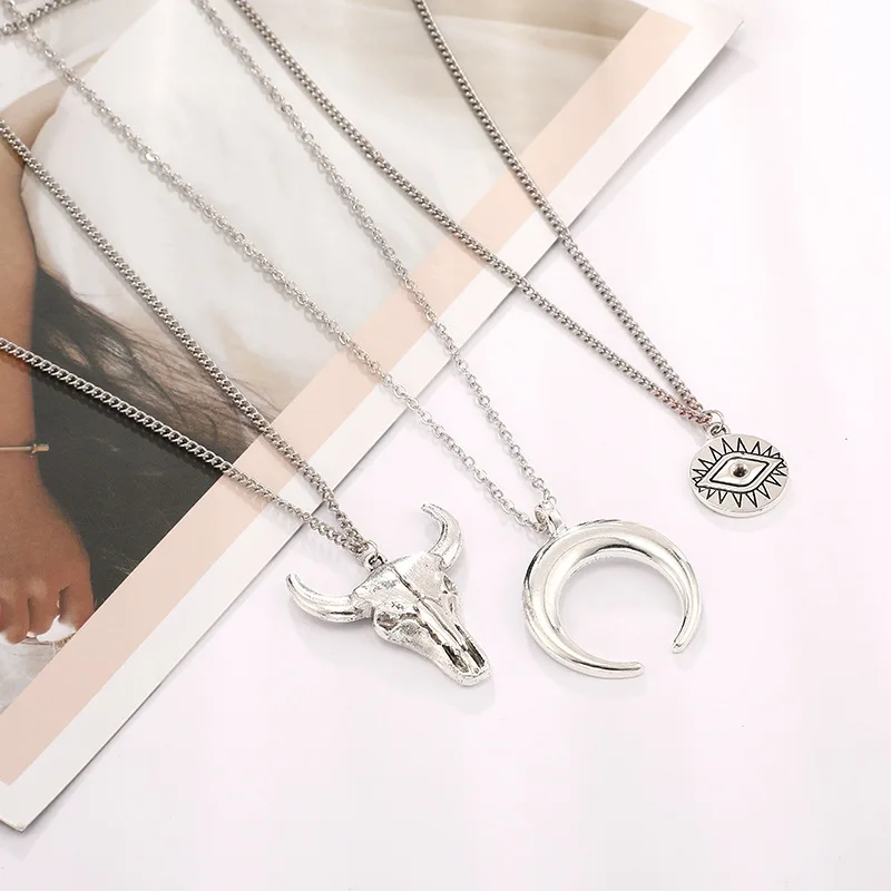 simple alloy bull head geometric disk eyes horn multi-layered Y-shaped necklace short style
