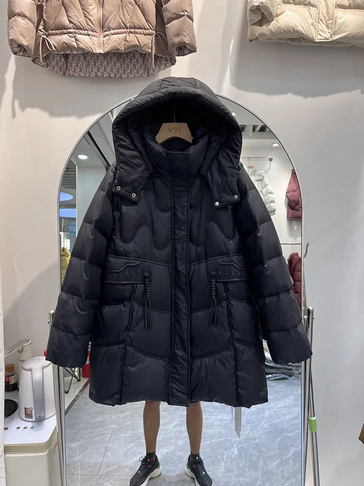 Koreaanse versie kant ontwerp mode witte eend donsjack met capuchon winter 2025, nieuwe dames effen middellange donsjas