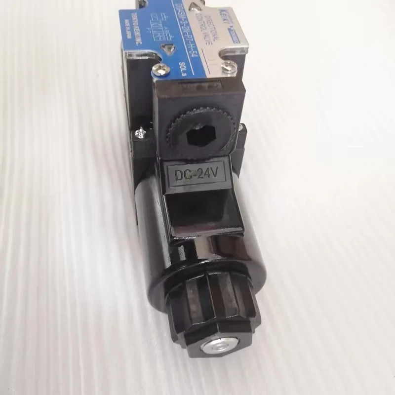 Solenoid valve DG4V-3-7B-M-P712/U712-HT/V/G-7/6-545V-7