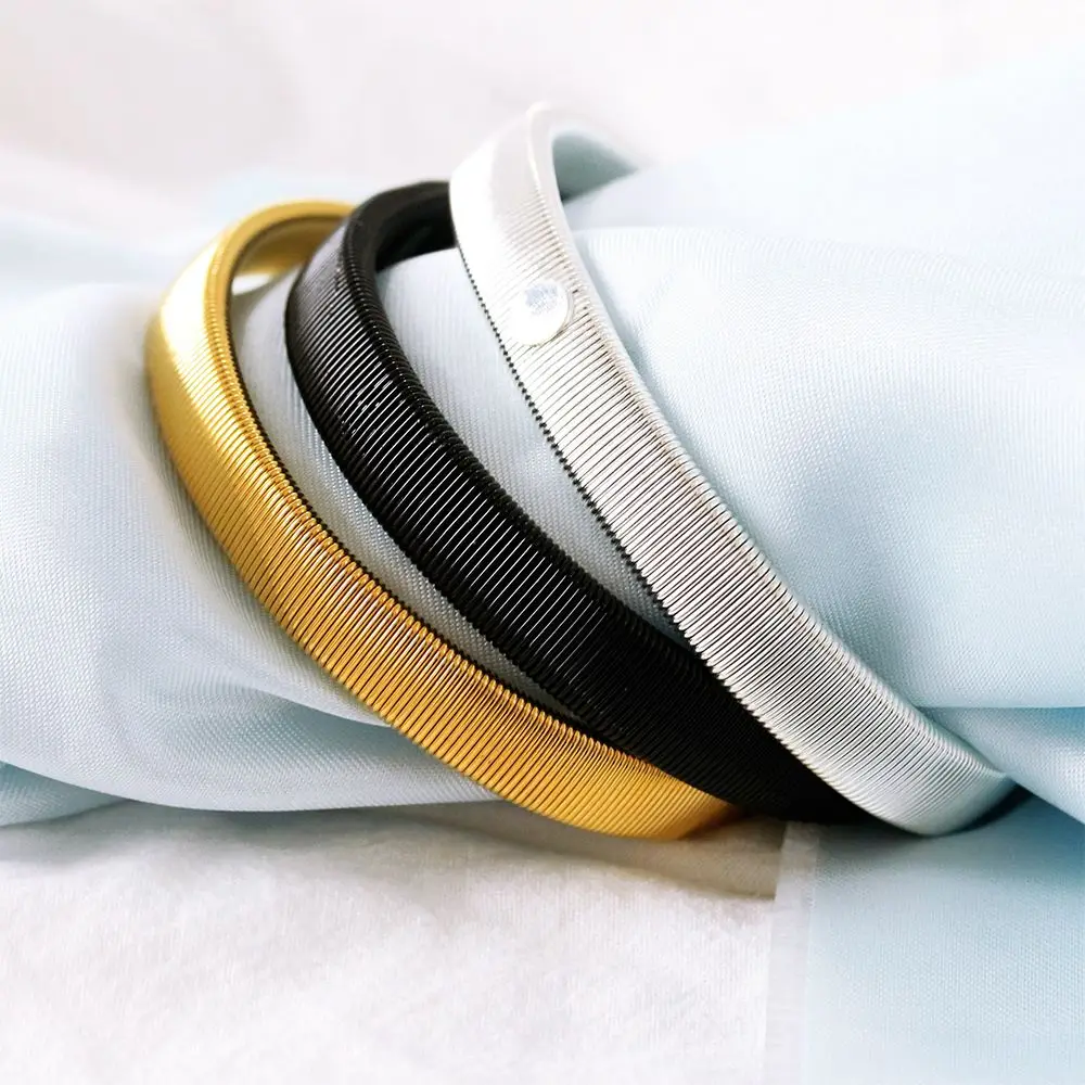 Polsino alla moda Porta maniche per camicia Fasce da braccio in metallo Tenono giarrettiera Anello di copertura Bracciale elastico antiscivolo Cerchio da braccio