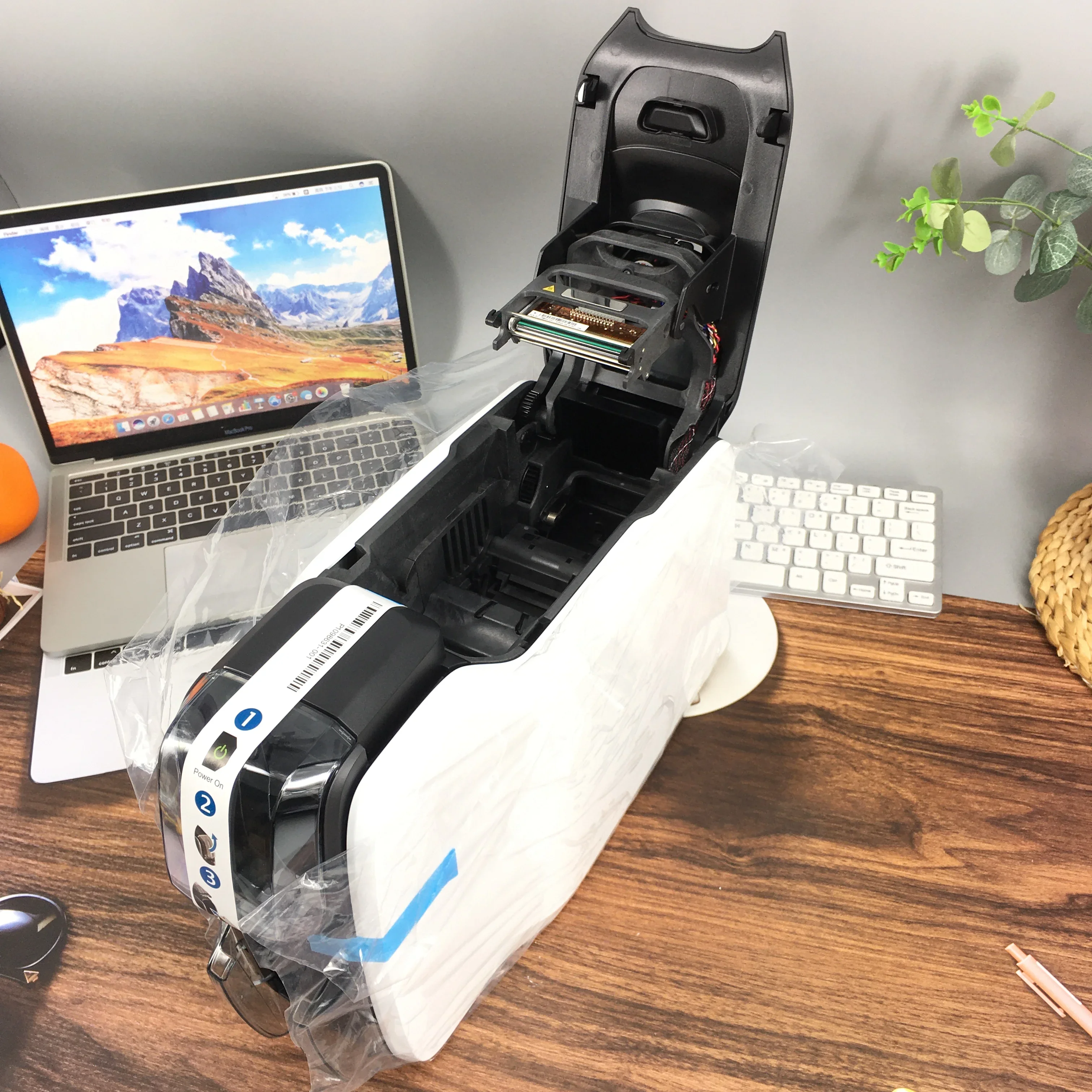 Zebra ZC100 Single-sided Card Printer 300DPI PVC ID Card Printer Direct Print Desktop Barcode Printer With USB Interface