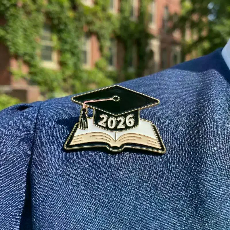 2026 Graduation Souvenir Brooches, Bachelor's Hat Book Badge & Personalized Gift For Students & Teachers