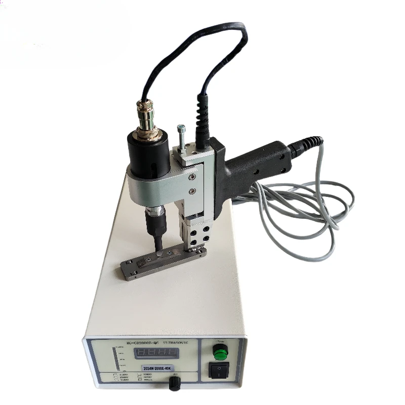 40Khz 800W Cloth Label Knife Ultrasonic Cutter Cutting Machine For Fabric Textile