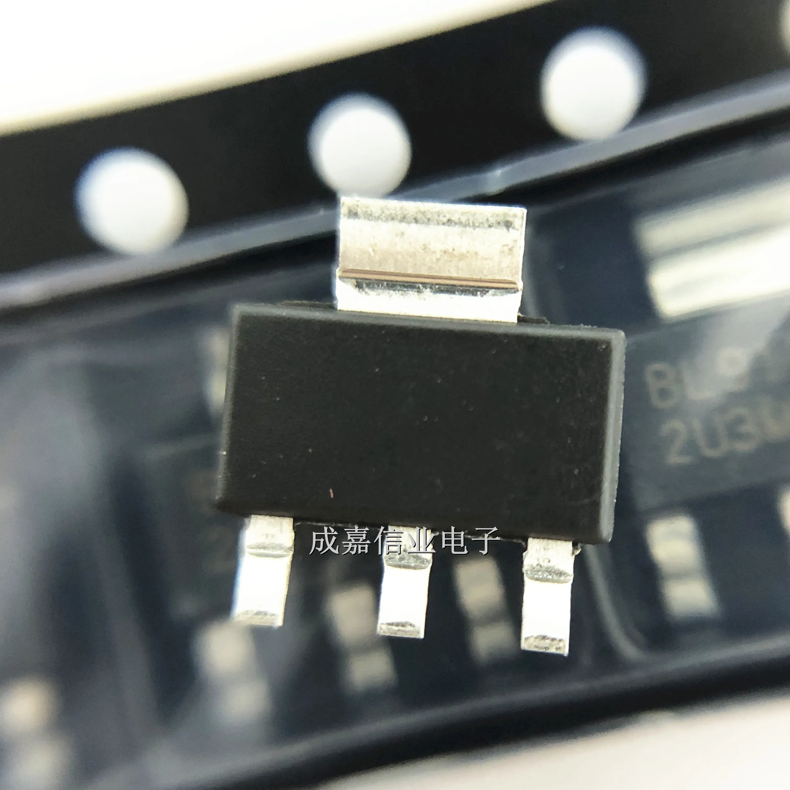 10 шт./лот BL9110-330BPFB SOT-223-3 МАРКИРОВКА; BL9110 330 Линейный регулятор сверхнизкого напряжения LDO 3,3 В 1 А