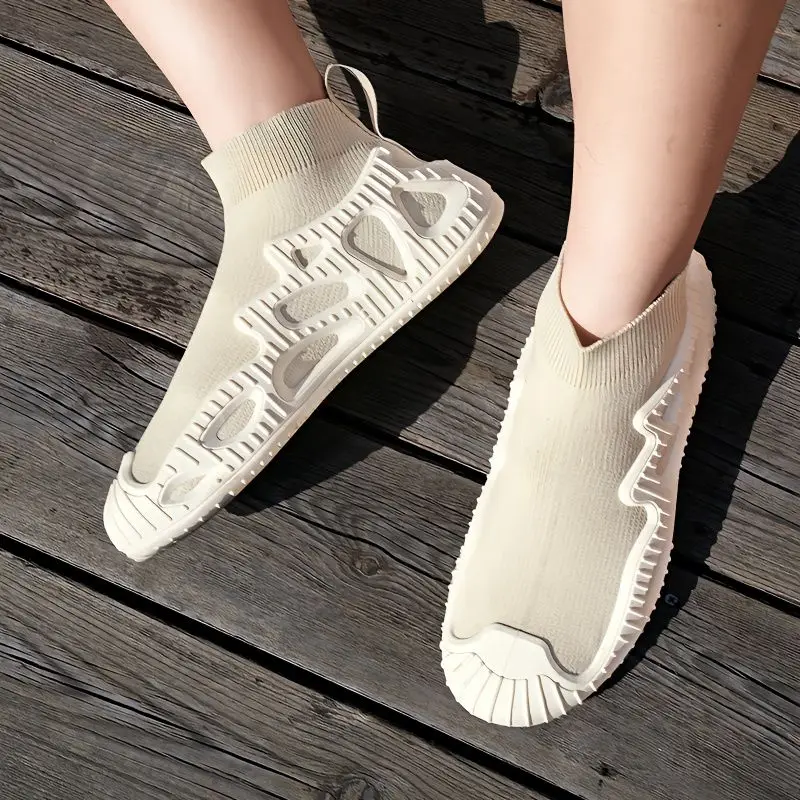 

Эластичная спортивная обувь для мужчин. Дизайнерская летняя распродажа для походов. Легкая обувь для трекинга по акции. Низкая цена. Мужские повседневные кроссовки.