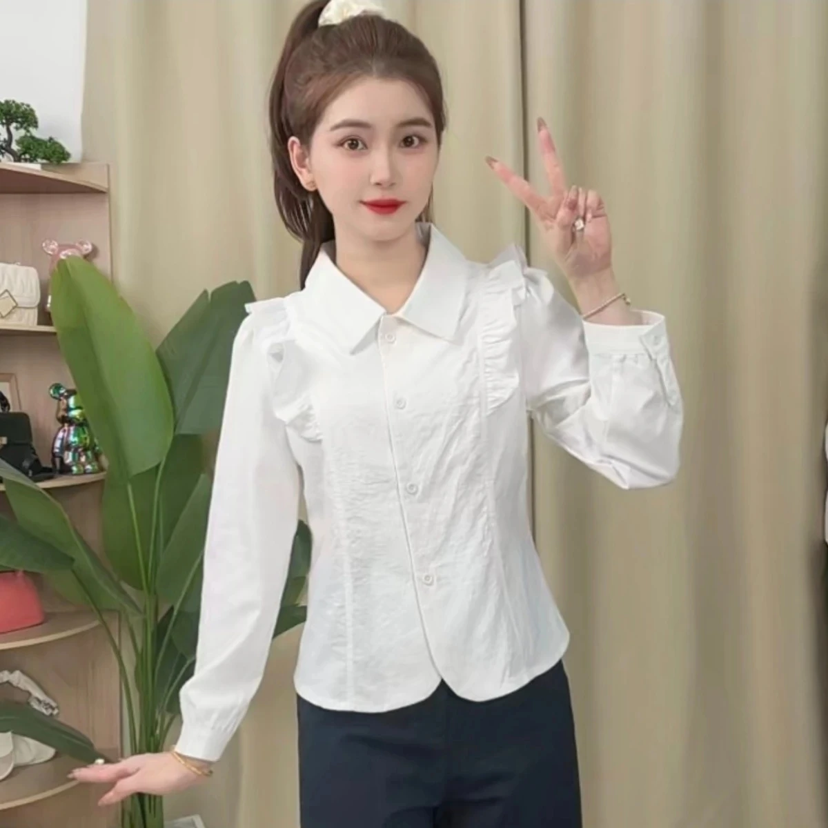 2025 Frühherbst Neue Elegante Damen-Bluse mit Retro-Spitzenbesatz, Schlankmachend, Einfarbig, Lang, Vielseitig