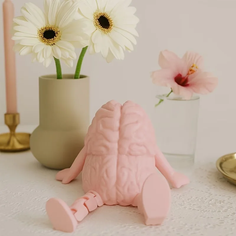 Unique cartoon brain ornament, fashionable office desk decoration pink brain desktop ornament