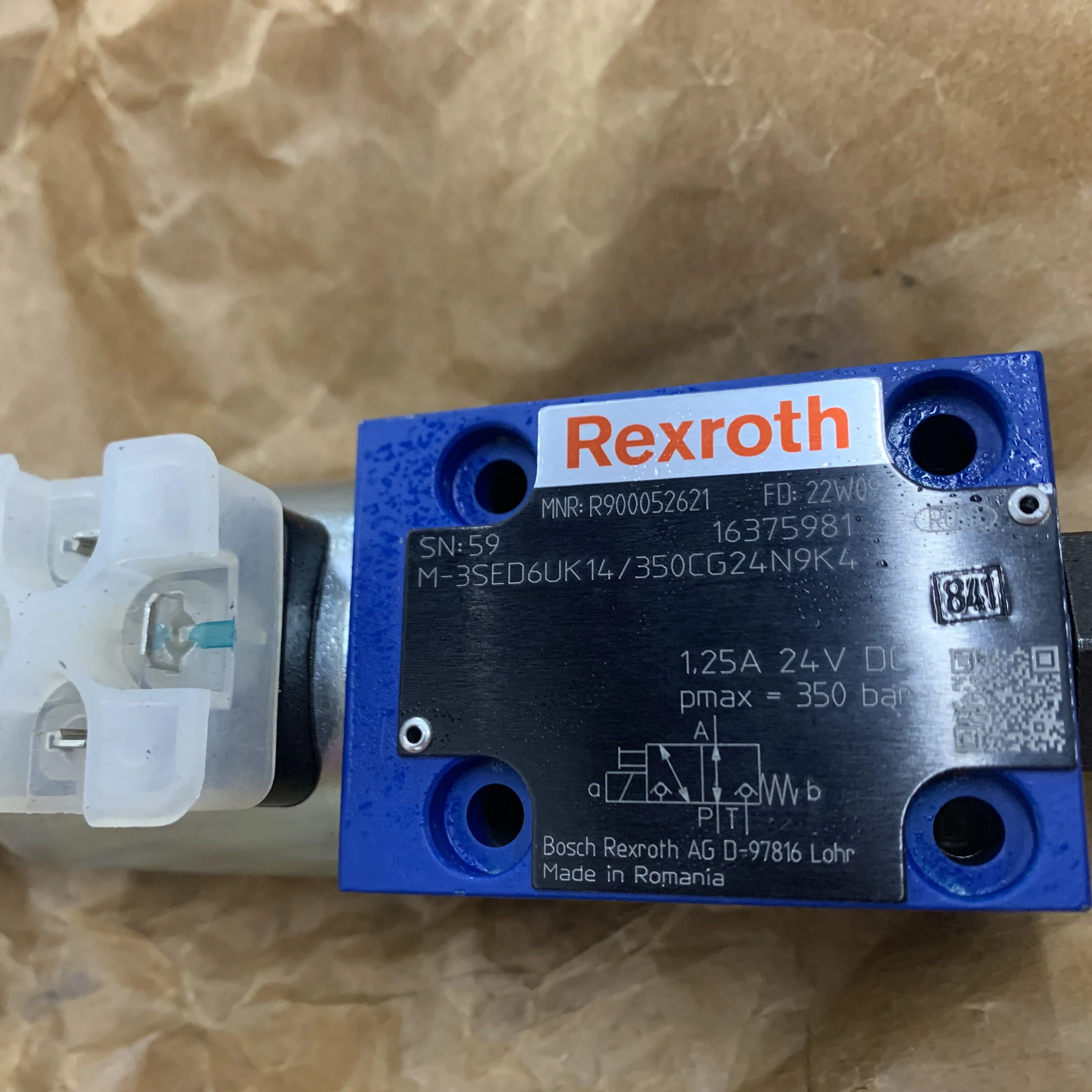 M-3SED 6 CK1X/350CG24N9K4 R900052392 M-3SED6UK1X/350CG24N9K4 R900052621 rexr  oth Original Solenoid Valve M-3SED6CK1X/350CG24N9K