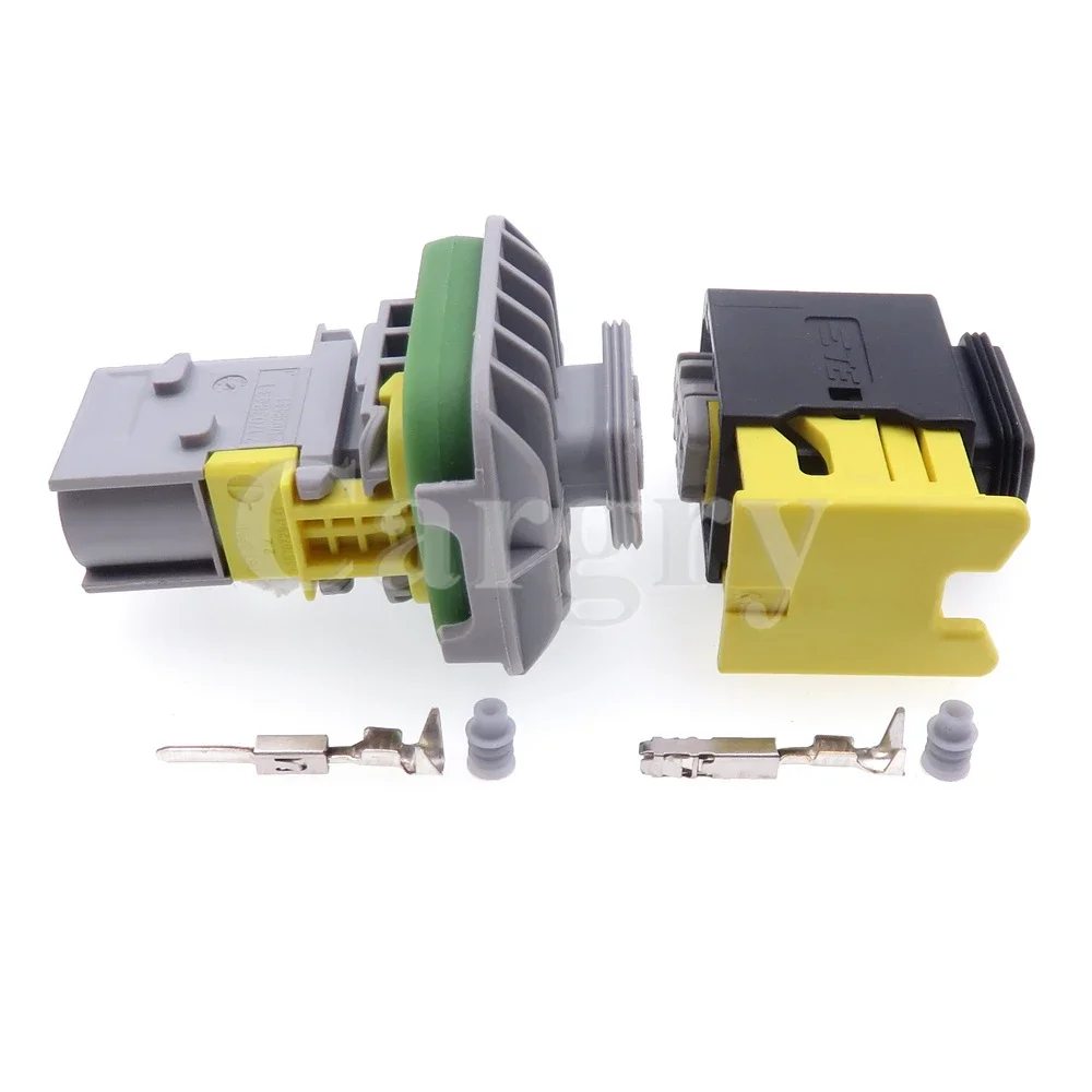 1 Set 3P 2-1703843-1 0-1418449-1 Gruppo CA Connettore automatico 0-1418451-1 0-1670729-1 2-1703843-1 2-1418448-1 Presa cavo per auto