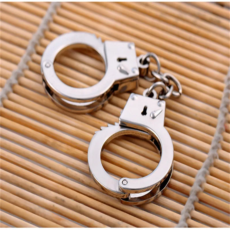 Fashionable Creative Personalized Mini Simulation Handcuffs Keychains Metal handcuffs, Keychain Pendants Birthday Holiday Gifts