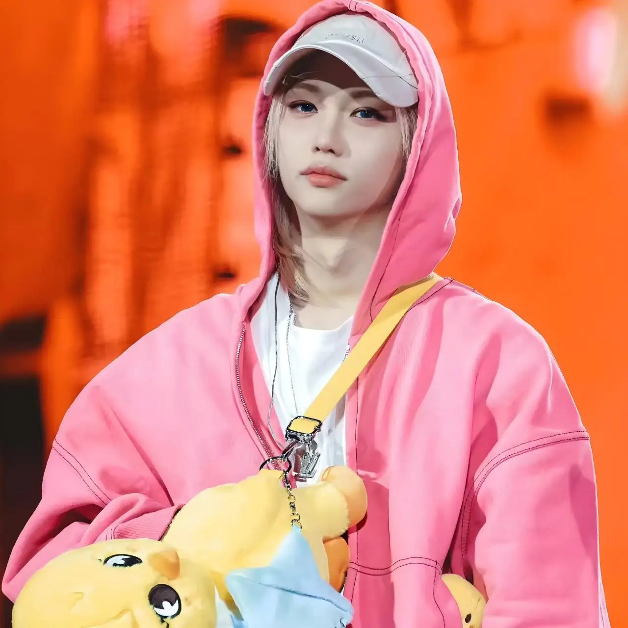 

SKZOO starry kids 30CM official crossbody bag Felix Bang Chan Hyunjin HAN plush toy backpack pendant kpop toy gift