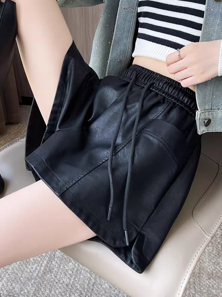 Pantaloni in ecopelle da donna: 2025 Nuovi culottes a gamba larga a trapezio a vita alta, pantaloncini autunnali dimagranti larghi per le donne