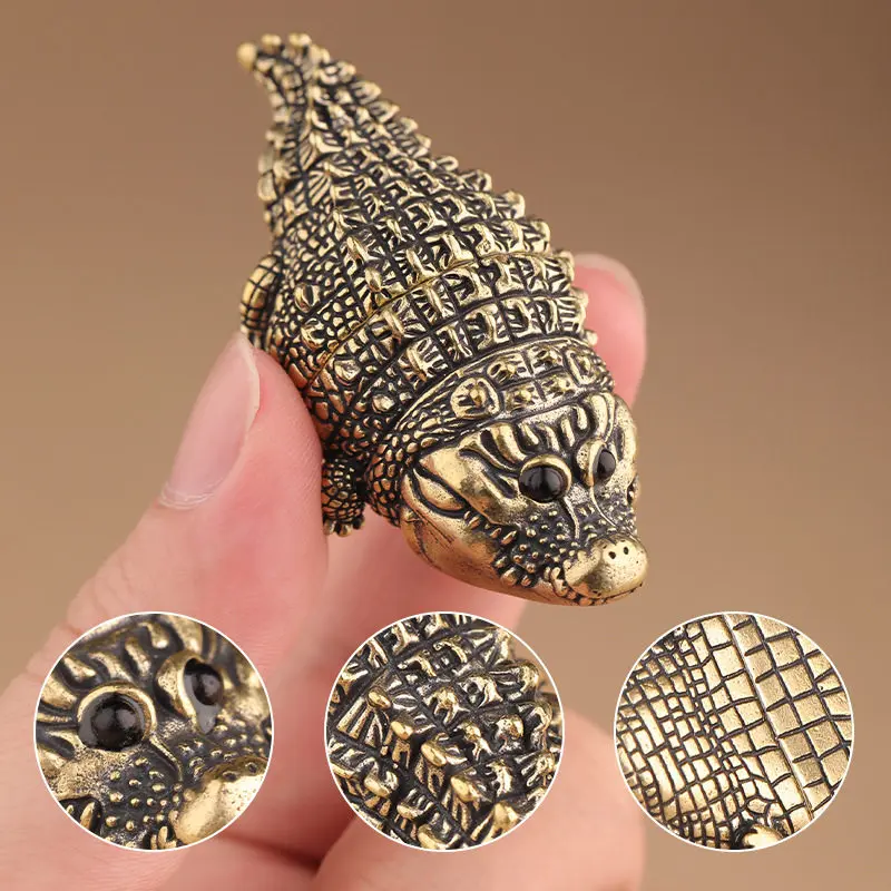 

Латунная фигурка крокодила: настольное украшение, декор для офисного стола, чайный питомец, креативное изделие, украшение для домашнего кофейного столика