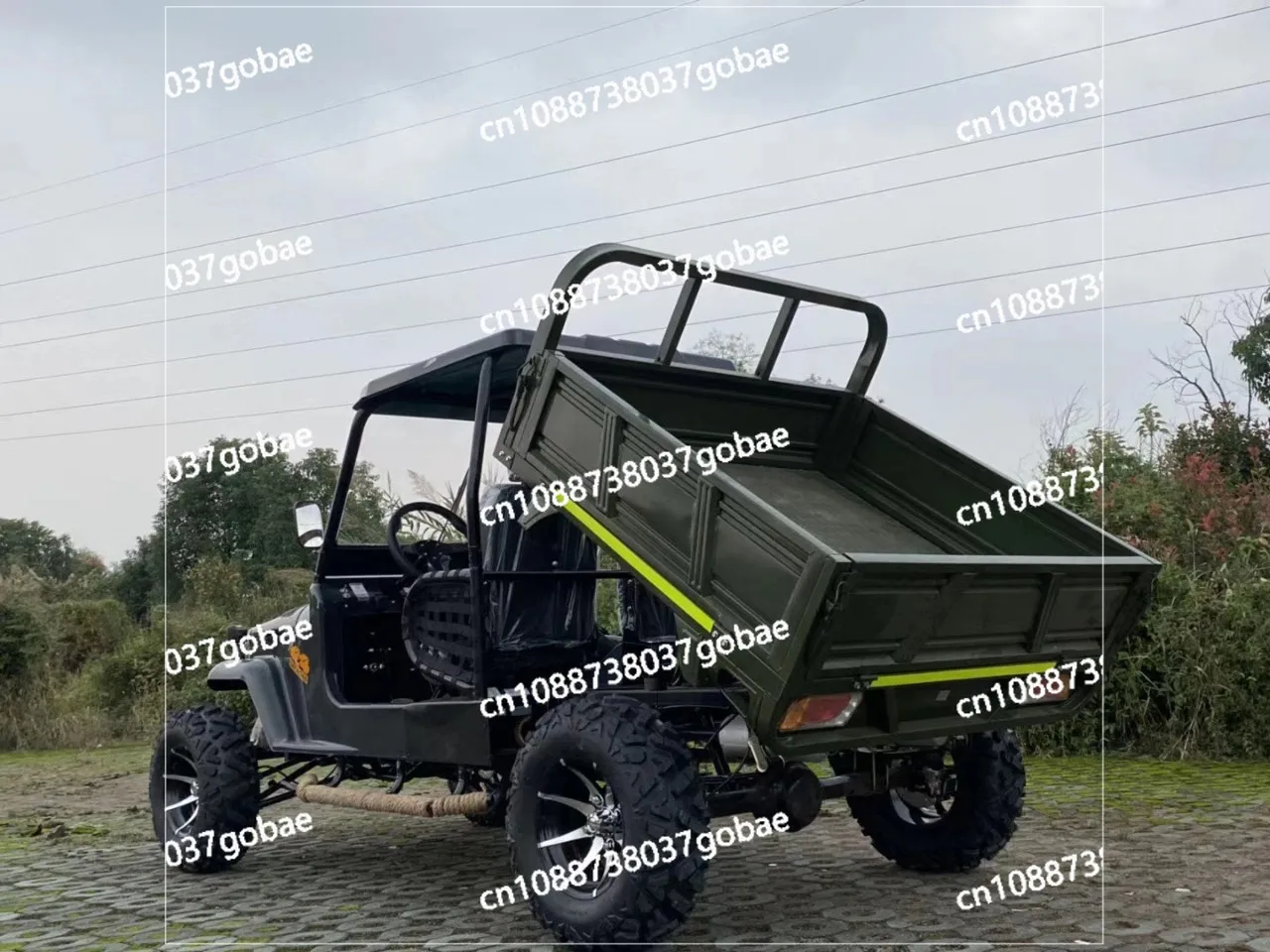 Four-wheel with bucket ATV all-terrain four-wheel drive pulling motorcycle agricultural tractor