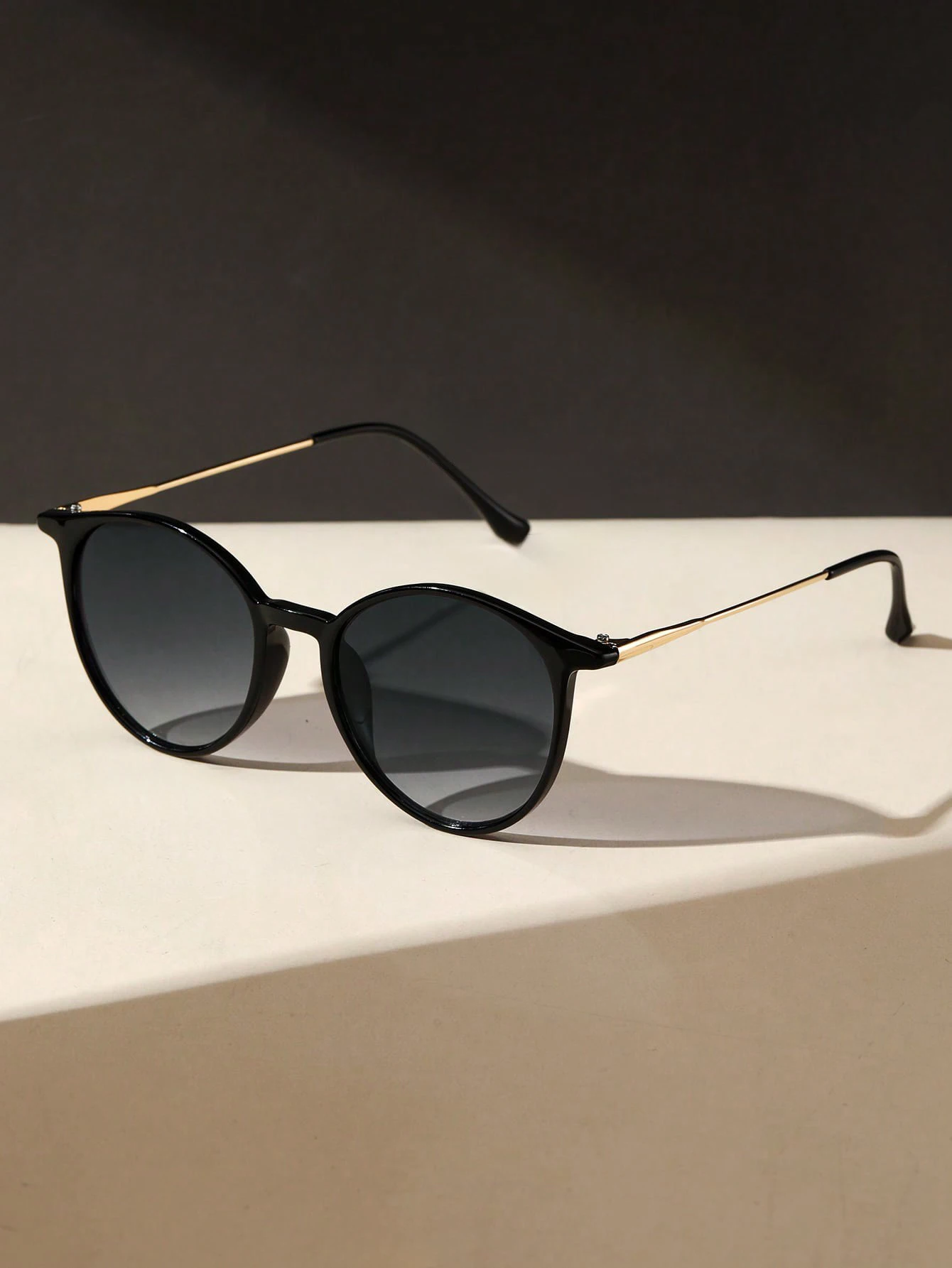 1PC Fashion Round Metal Women Sunglasses For Men Daily Life Shades Eyewear Accessories.Glasses