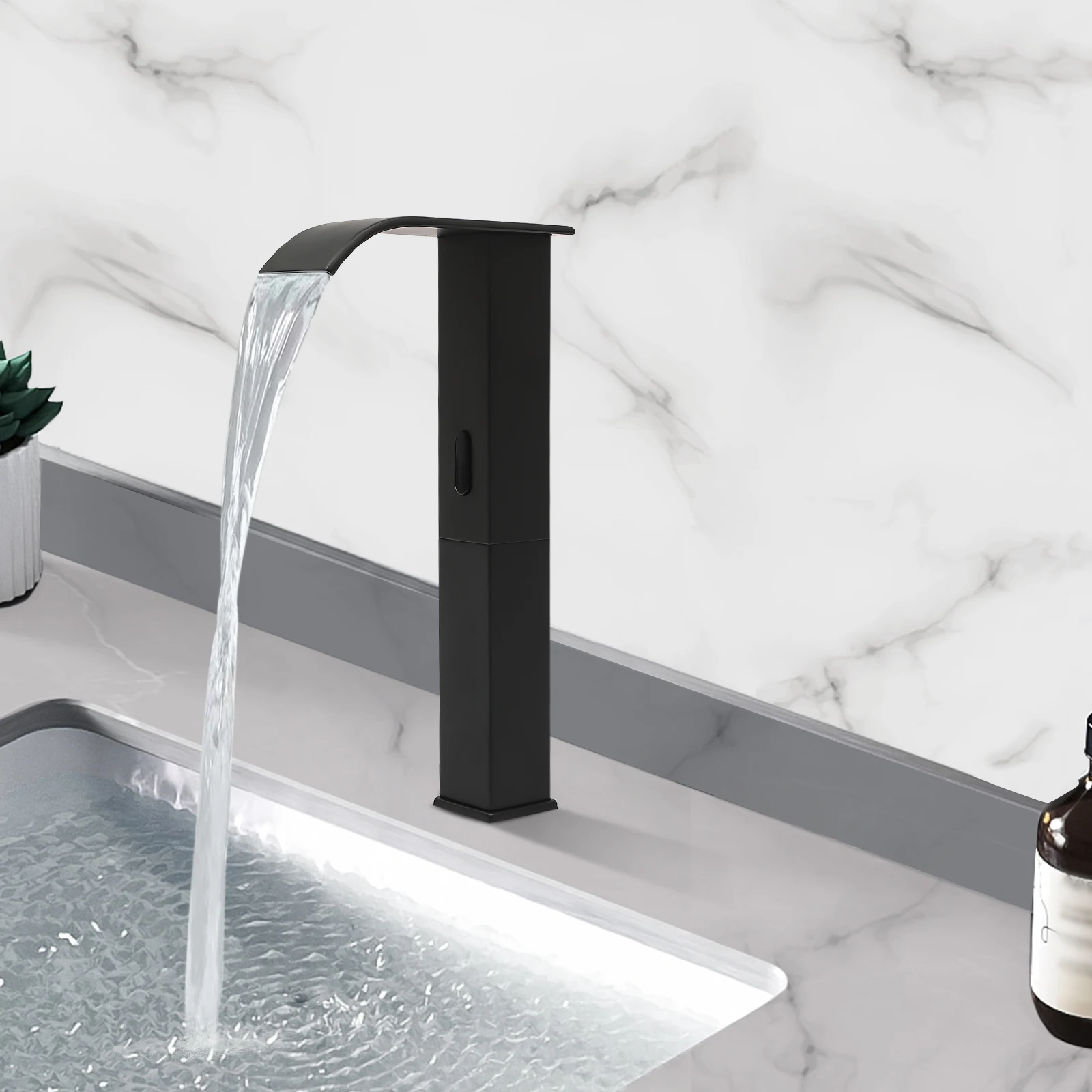 صنبور مستشعر تلقائي يعمل بالبطارية باللون الأسود 32-176 ° صنبور حوض المطبخ للحمام بدون لمس قابل للتعديل من F Temp، تصميم حديث #2