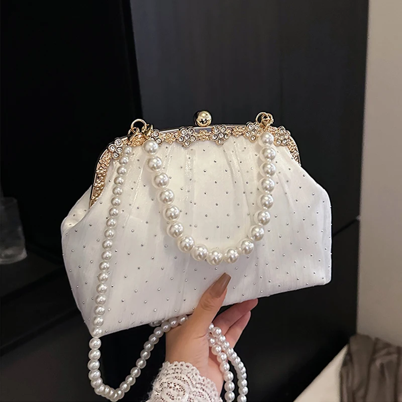 

Light Luxury Pearls Women Messenger Bag New Exquisite Elegant Rhinestone Banquet Handbags Classic Fashion Shoulder Pack