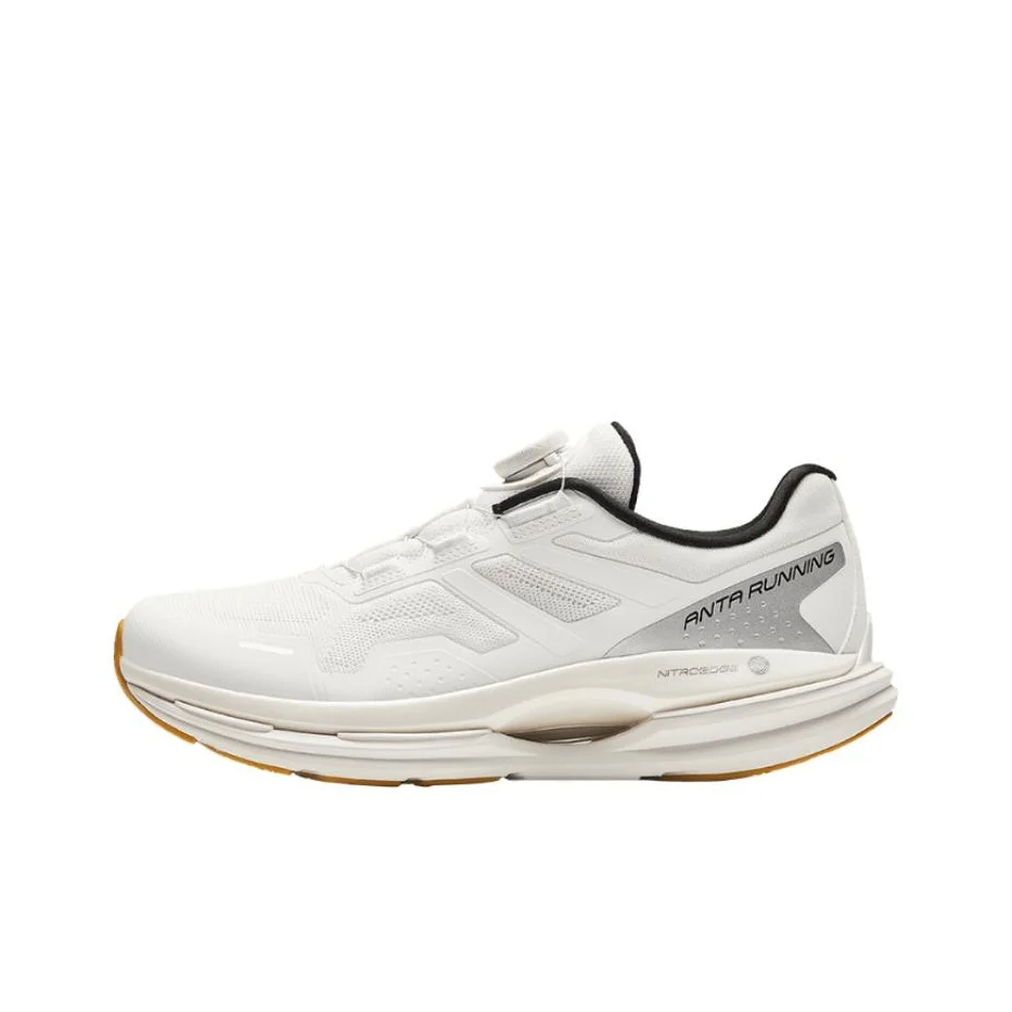 

Anta Low top Running Shoes Men's White Black 112415560-1