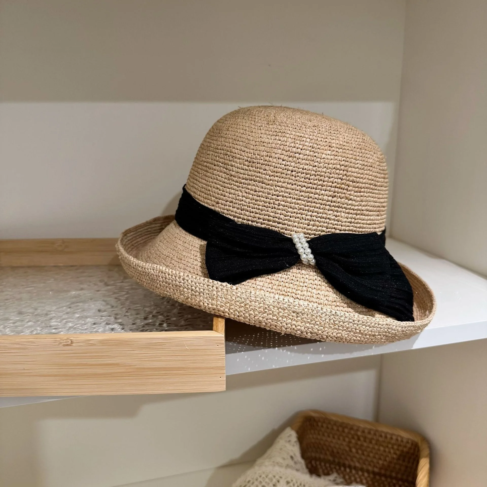chapeau-de-paille-a-large-bord-noue-style-feminin-pour-les-vacances-d'ete-et-la-saison-printaniere-chapeau-de-protection-solaire-a-calotte-ronde