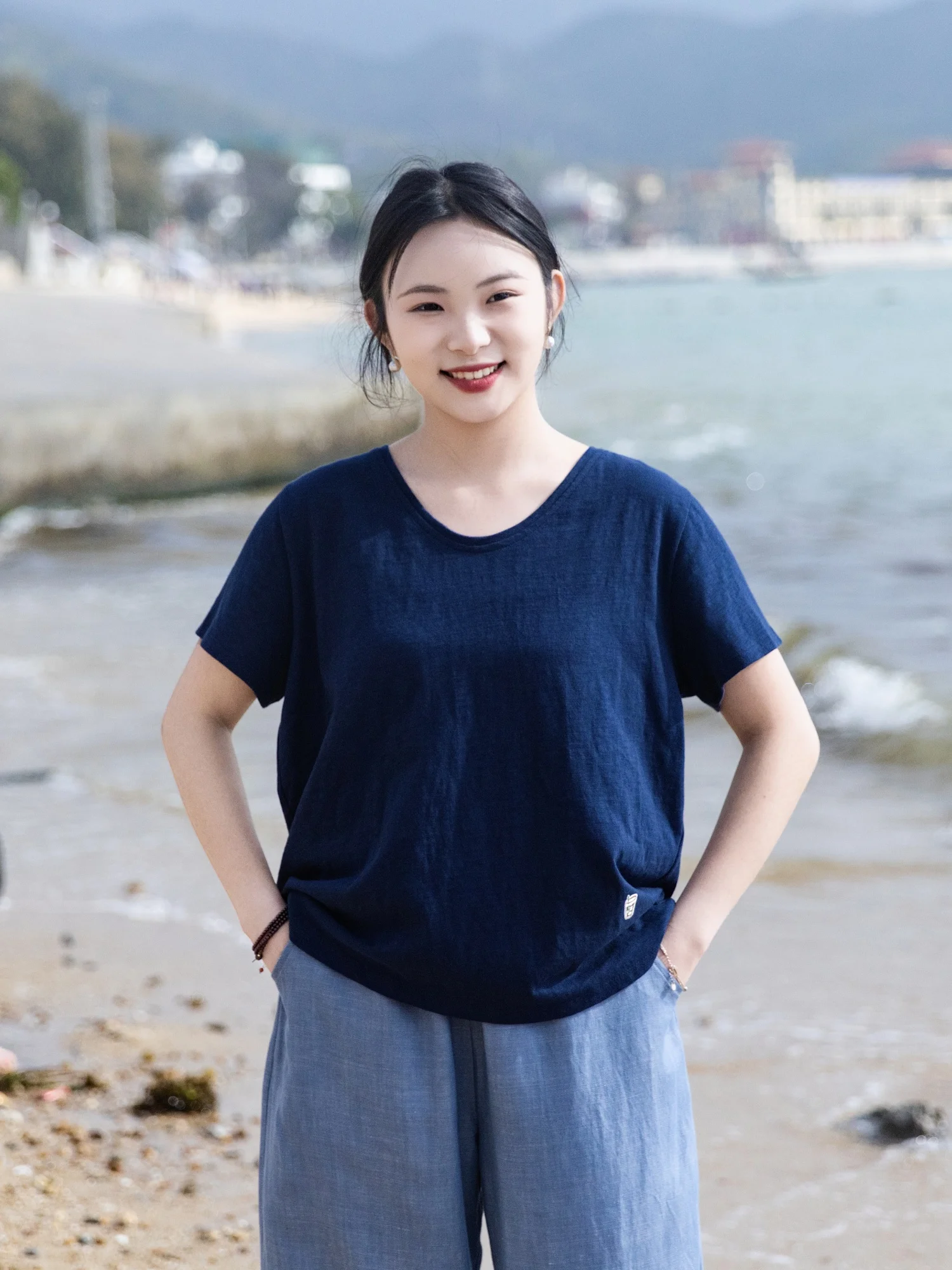 

Женская футболка свободного кроя с коротким рукавом из чистого хлопка, дышащая, летняя, универсальная, простой дизайн, с вышивкой, от бренда Yuwenti Chic City