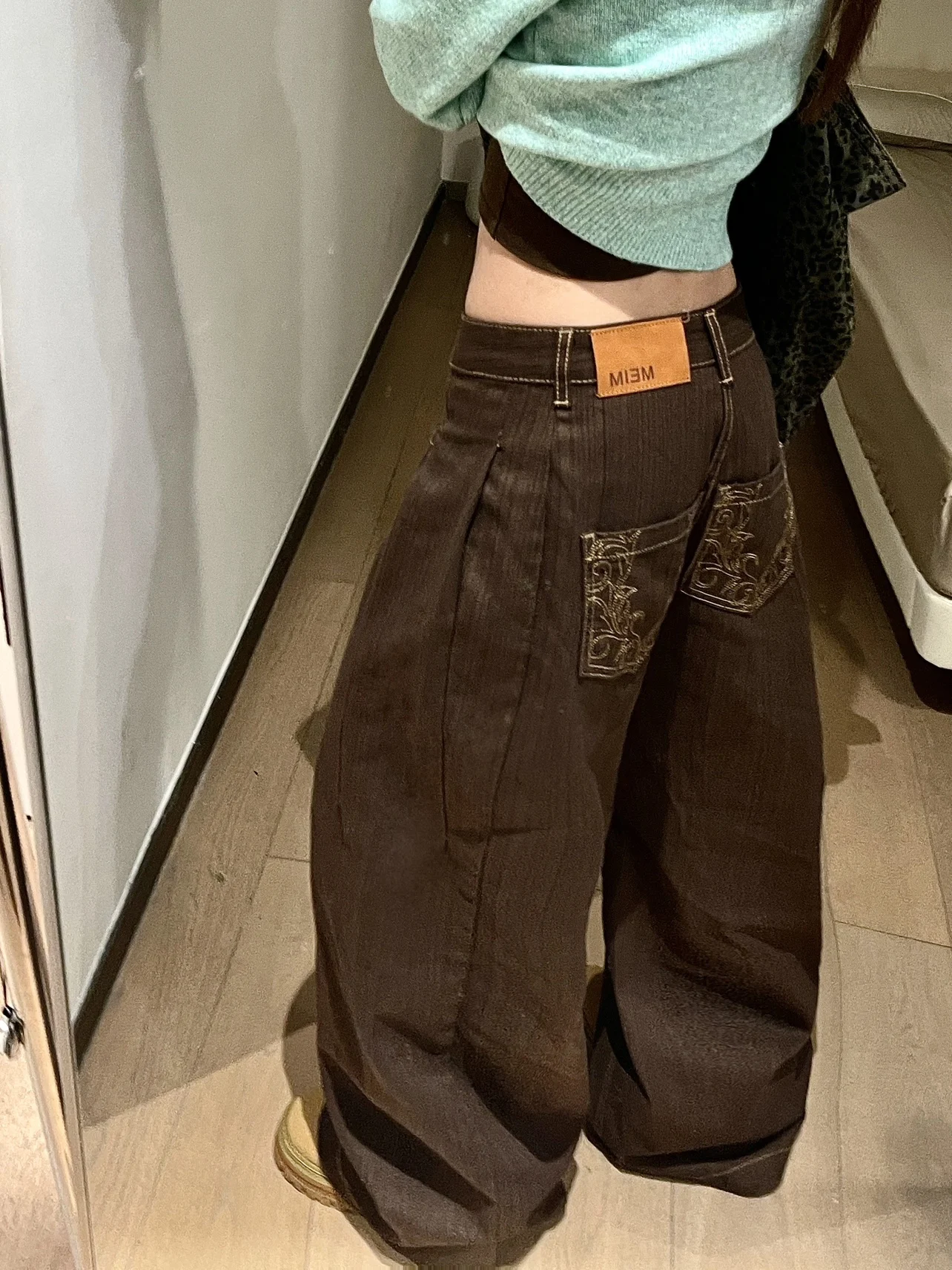 

Retro Brown Embroidered High Waist Straight Leg Jeans Men Women Autumn Winter Loose Wide Leg Denim Pants Comfortable Casual J...