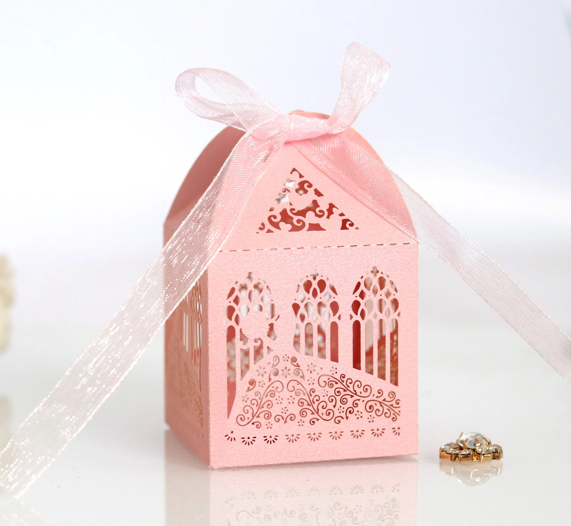 100PCS Church Wedding Bride Laser Princess Hollow Candy Box Wedding Supplies Pink Box