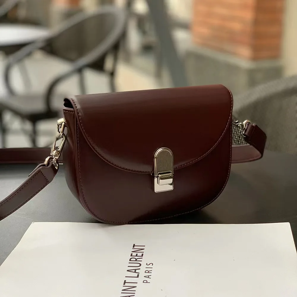 New Niche Designer Luxury Retro Semi-circular Saddle bag Exquisite And Versatile Armpit Bag High-end casual Simple Shoulder Bag