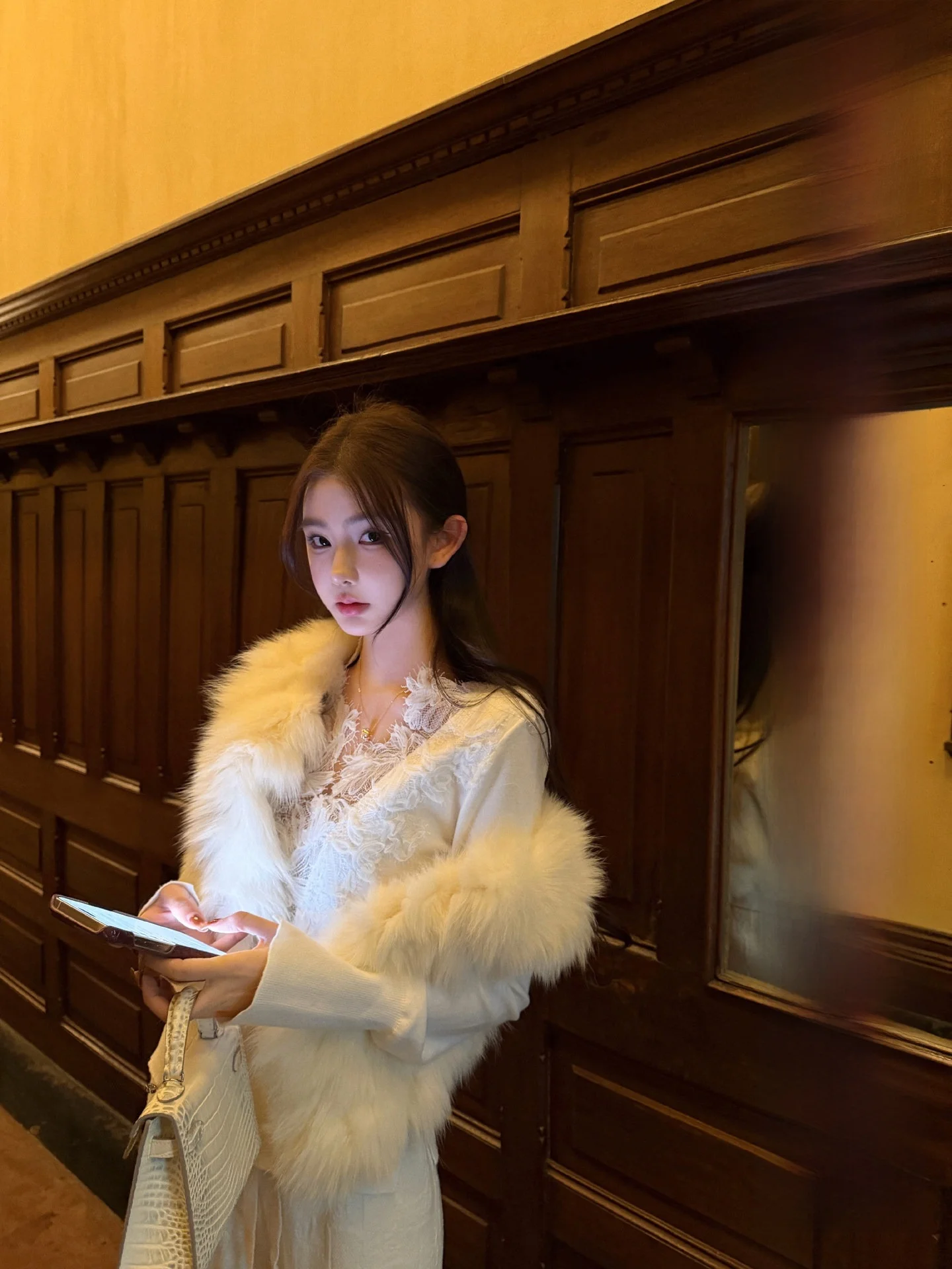 

Жилет из искусственного меха OKMAOP класса люкс для женщин, зимний, высококачественный, пушистый, теплый, с воротником-стойкой...