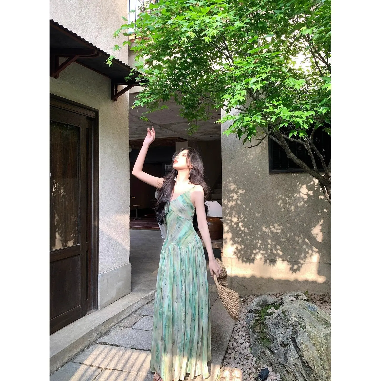 

French Holiday Style V-neck Sleeveless Printed Camisole Dresses Women Summer Waist Slimming Temperament Pleated Long Sling Dress