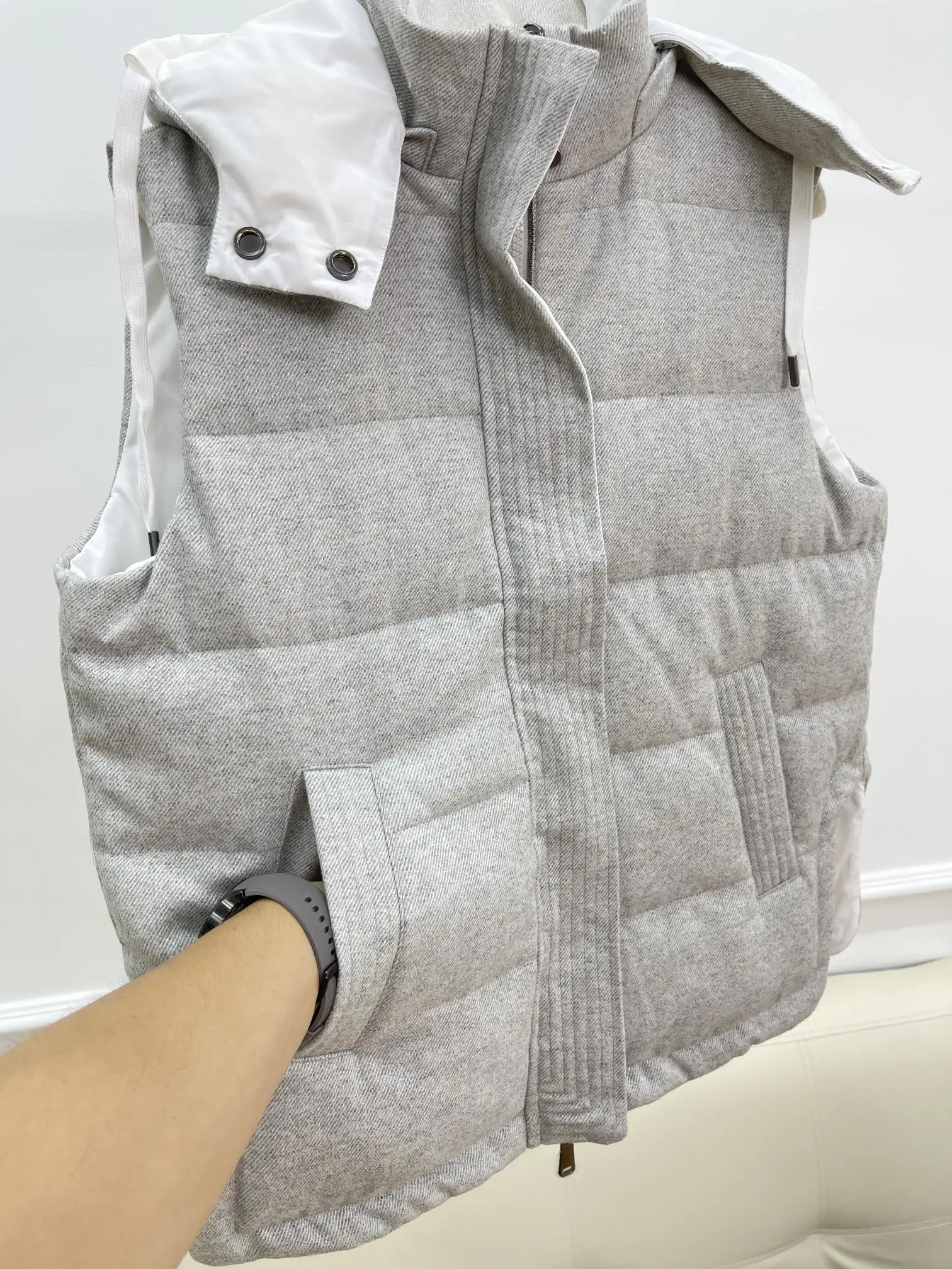 New Wool Double-Sided Old Money Style Gold And Silver Silk Goose Down Vest Female Hat Detachable