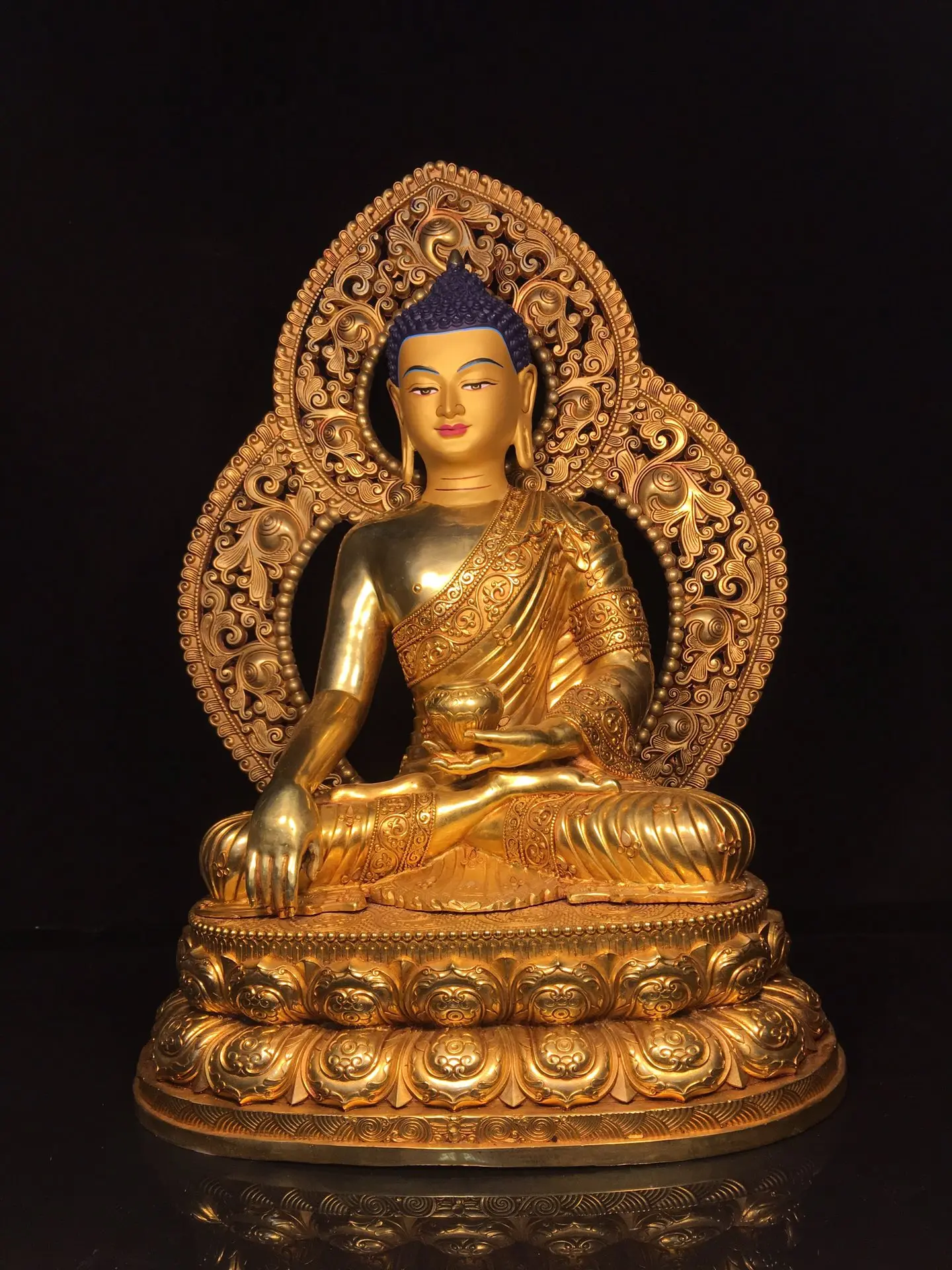 

20"Tibetan Temple Collection Old Bronze Gilded Painted Face Parinirvana Shakyamuni Backlight Sitting Buddha Worship Hall